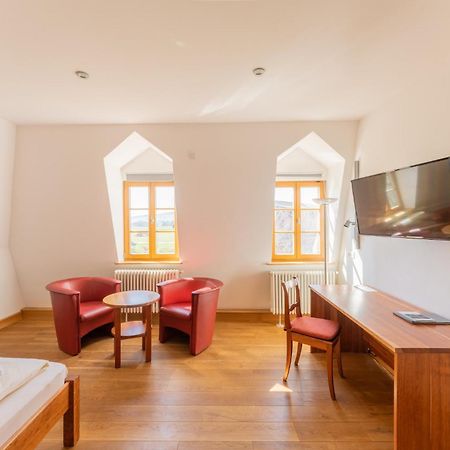 Biohotel Stiftsgut Wilhelmsgluecksbrunn Creuzburg ภายนอก รูปภาพ